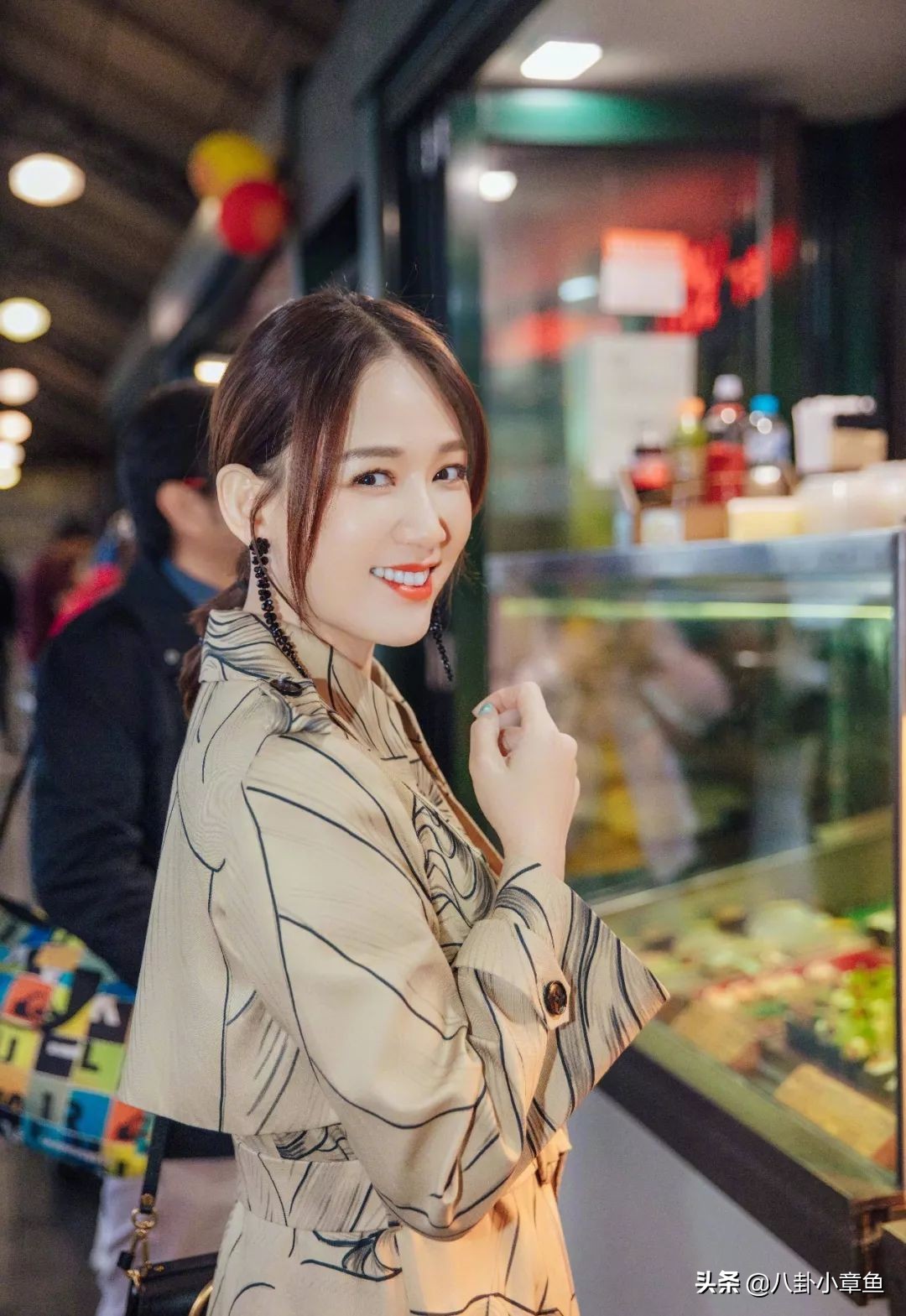 杨幂鱼尾辫高清壁纸,杨幂鱼尾辫发型火了