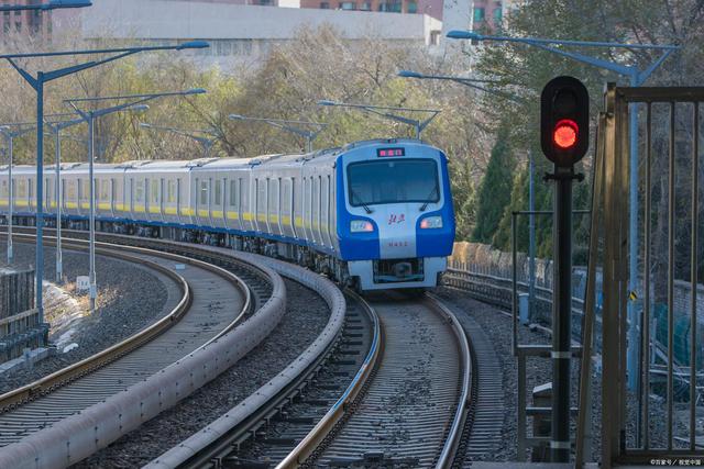 成都上半年成绩单，邛崃、大邑垫底，蒲江不足百亿，西控何去何从