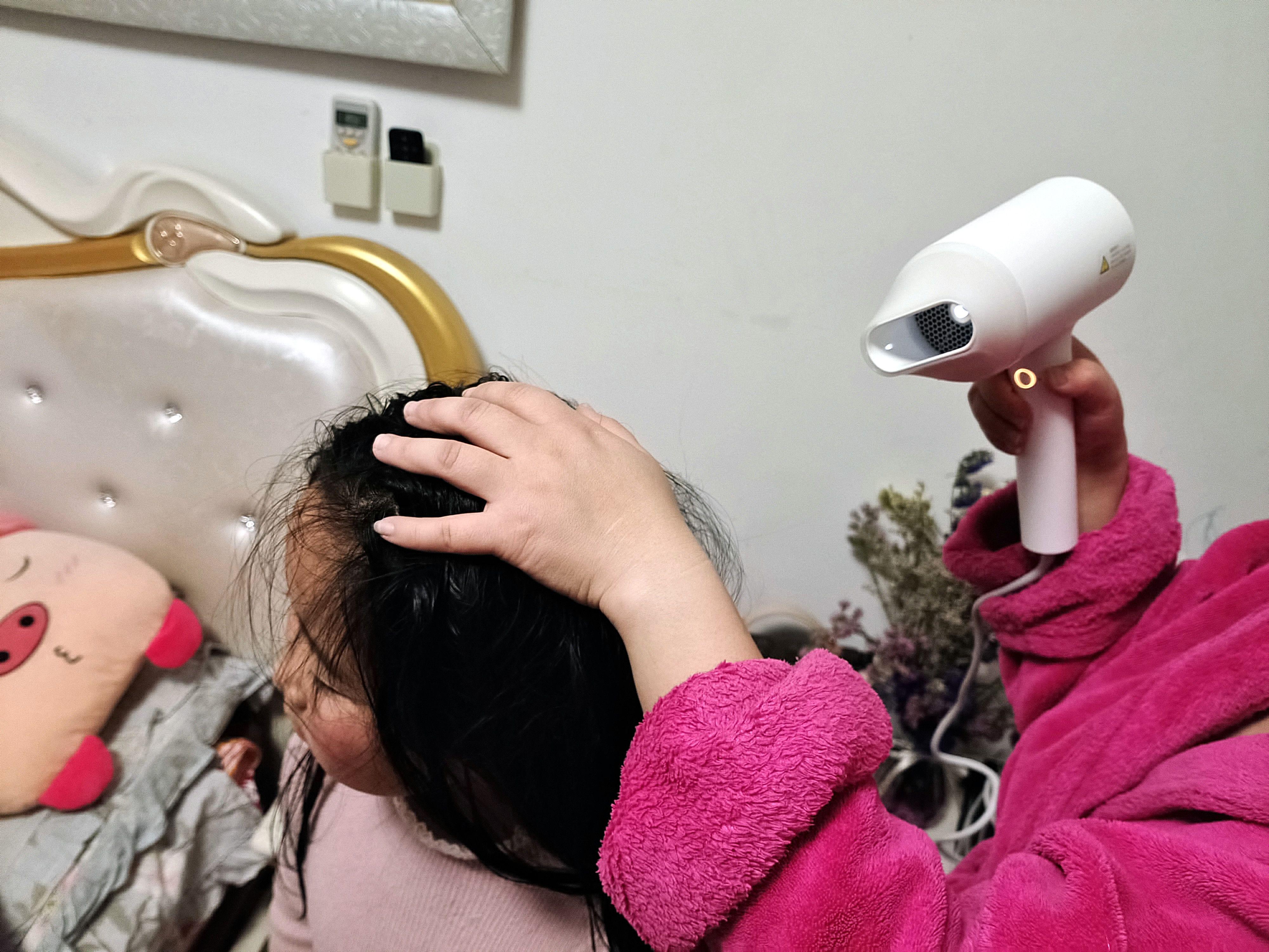 电吹风怎样的好,电吹风温度多少合适