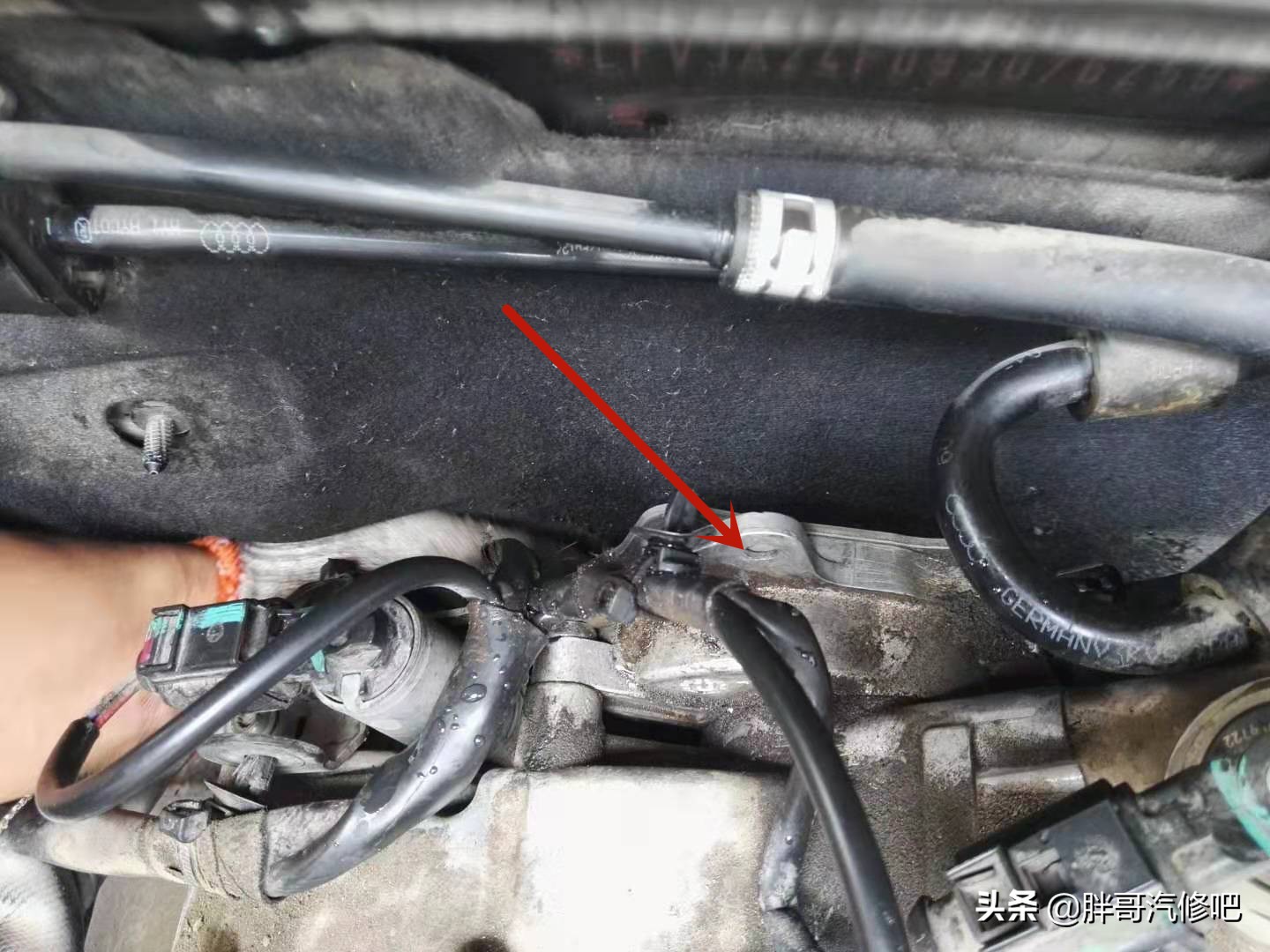 奥迪碳罐电磁阀坏怠速高,奥迪发动机烧机油更换活塞环