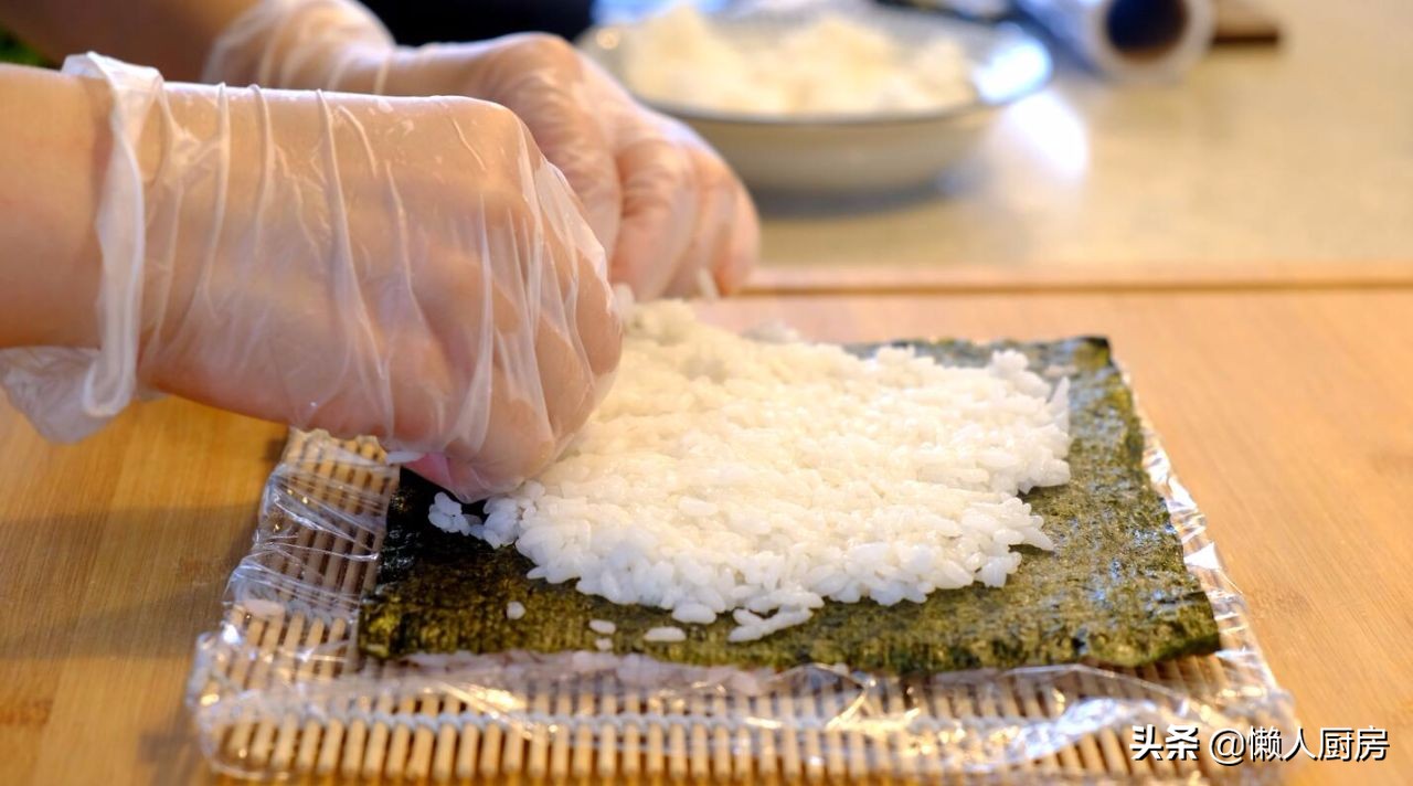 想吃寿司不用买，这是懒人寿司的做法，不用担心不会卷，好看好吃