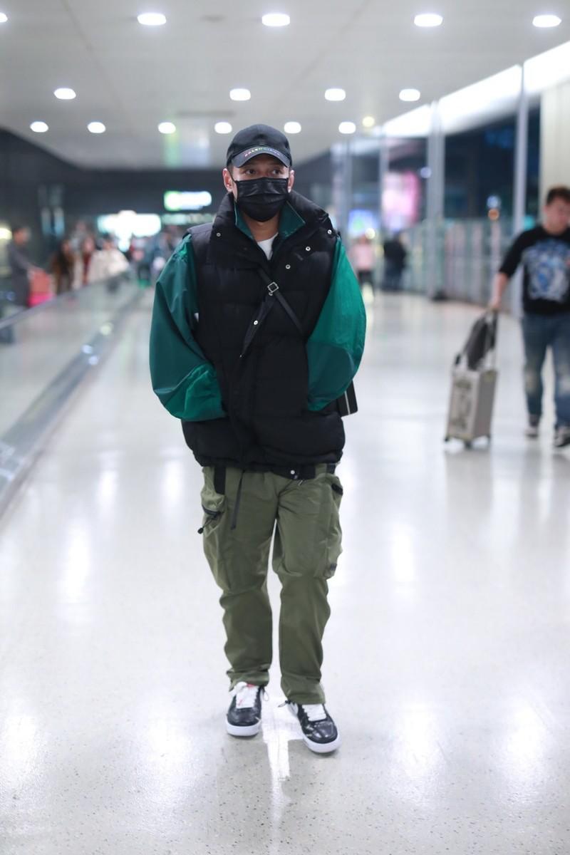 维嘉穿着条纹衣服,维嘉穿搭