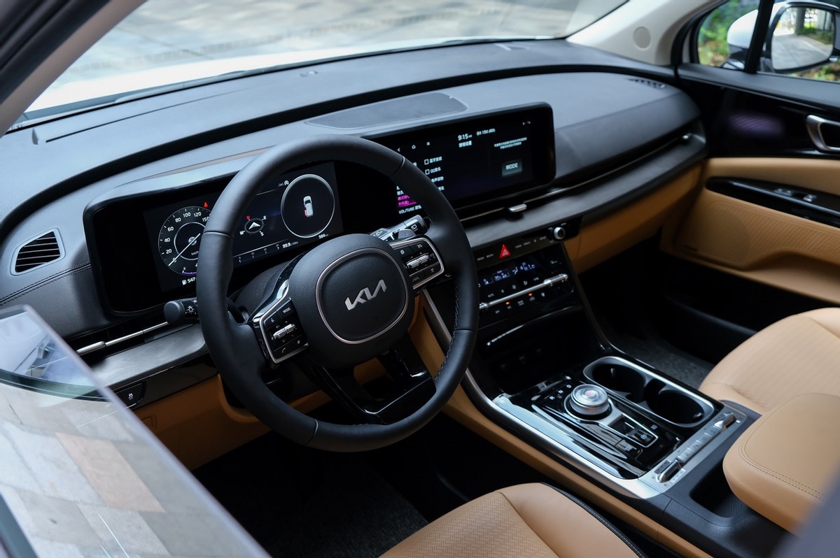 连续六年销量第一,全新起亚嘉华哪款值得买