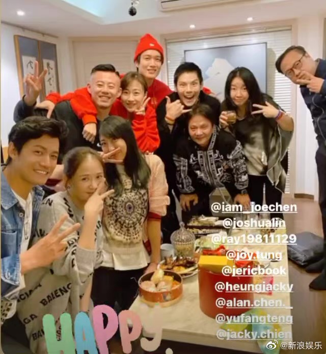 44岁的陈乔恩找到真爱的状态真好,陈乔恩微博晒照引热议