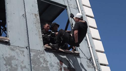 特警魔鬼式训练,普通人感受特警训练