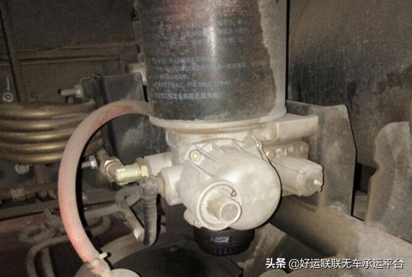 卡车后桥漏油有什么原因,卡车漏油怎么处理