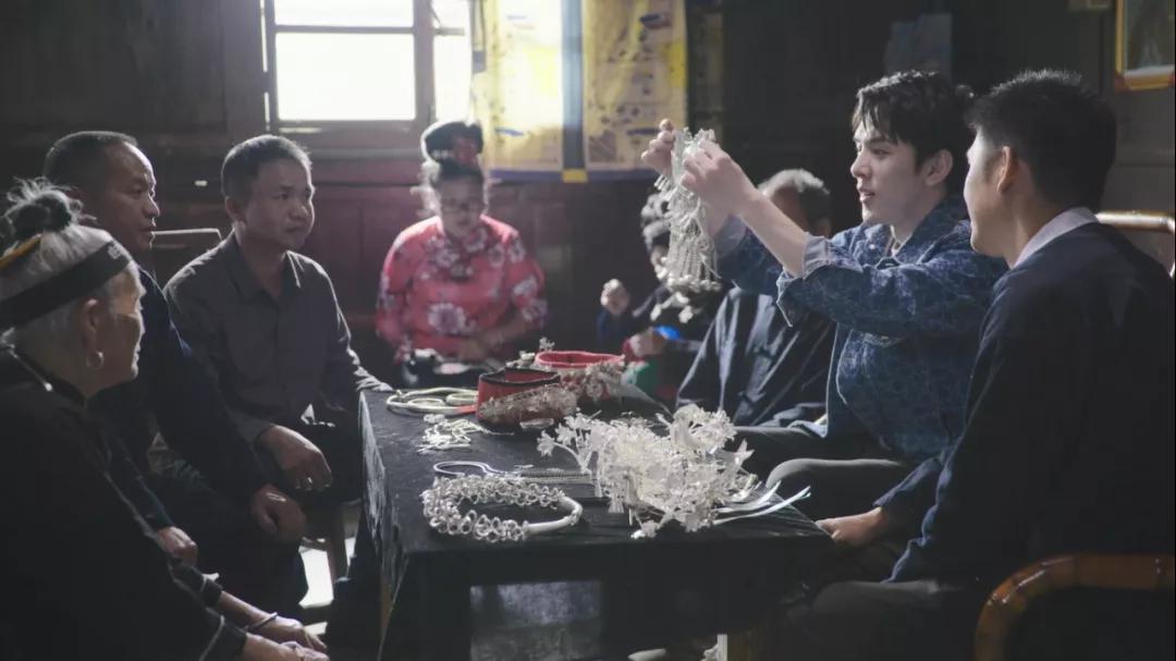 民族文化与时尚潮流结合,民族文化和潮流文化的碰撞