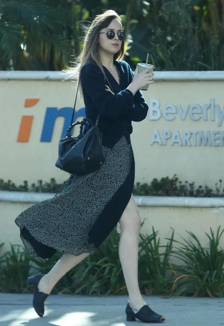 达妹的衣服,达妹节目