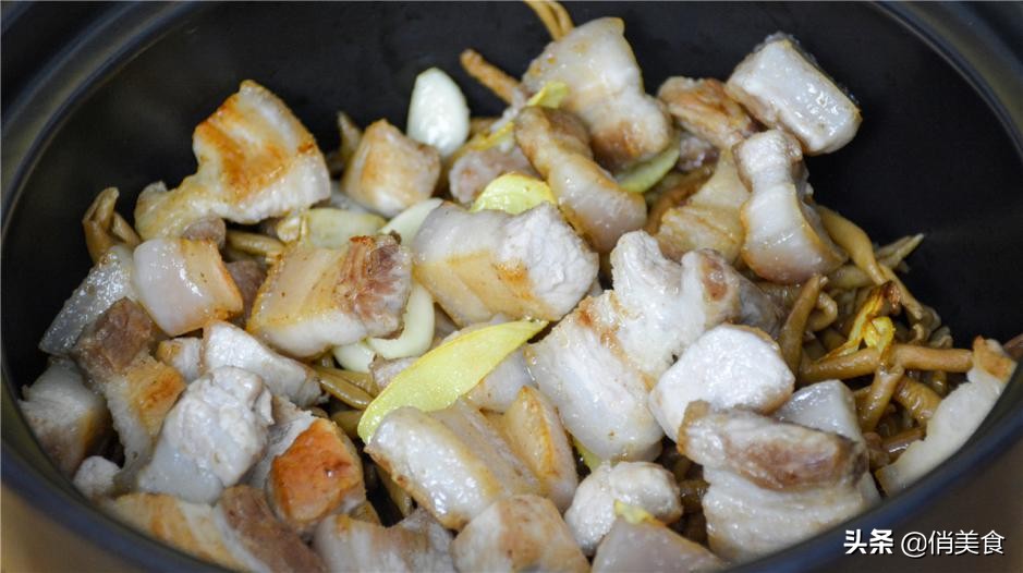 这才是正宗红烧肉的正确做法,吃了20多年红烧肉第一次见这样做