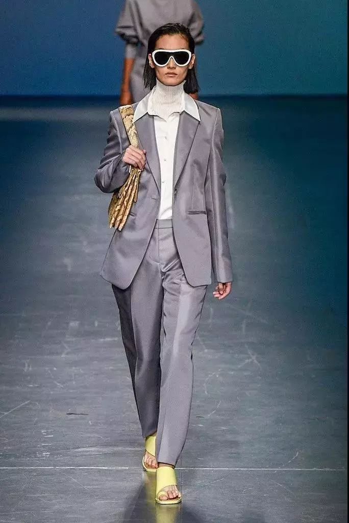 为什么买的衣服不合适,买的衣服不适合自己怎么办