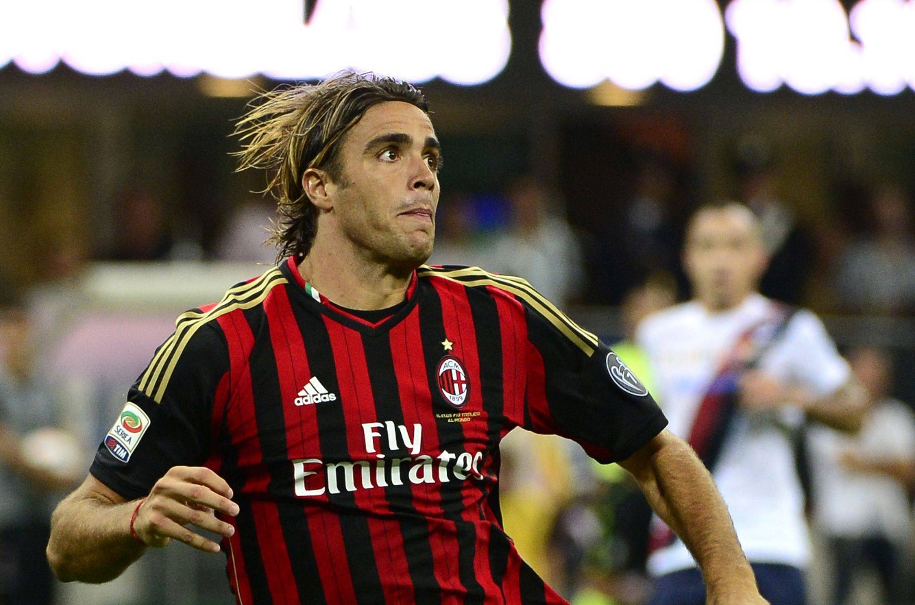 他曾率尤文不败夺冠重回米兰被骂水货草根射手书写豪门历史