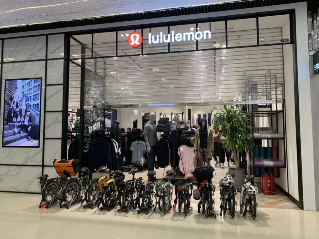 上千块的瑜伽裤,1000块一条的瑜伽裤