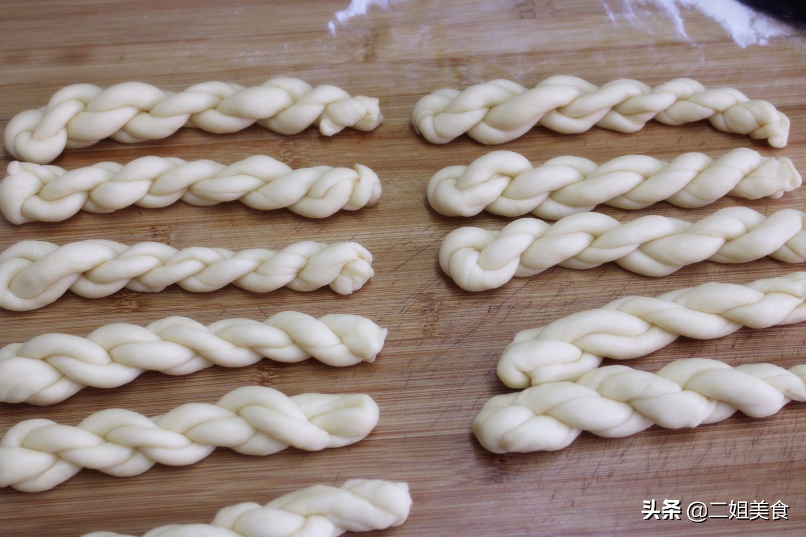 麻花不脆了怎么做成别的美食,麻花不油制作方法