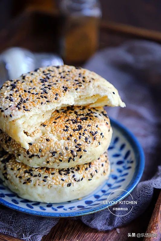 一斤面粉可以做几个油酥烧饼,1斤面粉可以做多少个饼