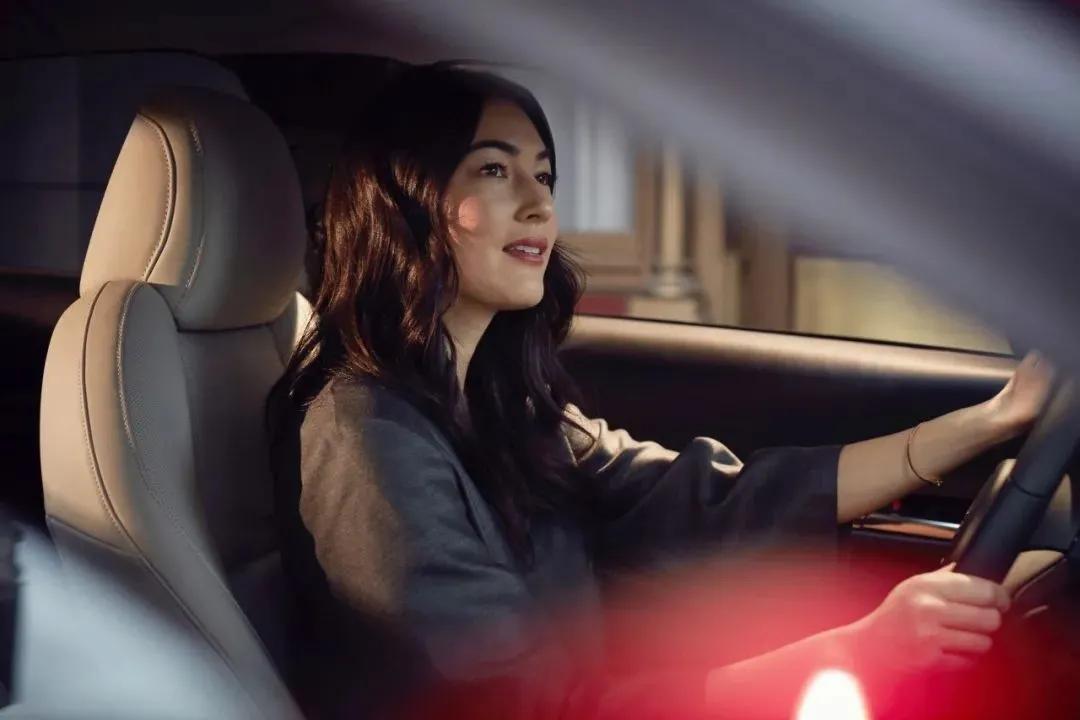 NVH性能PK,只有马自达CX-30才敢这么玩?