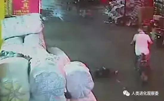 公交车坠江事件的感触,公交坠湖事件背后心理健康是关键