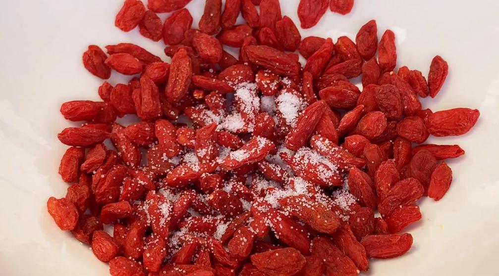 鸡蛋加枸杞子有什么效果,鸡蛋加枸杞的烦恼怎么解决