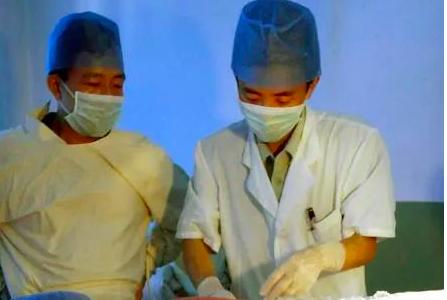 挖掘机挖3天发现30年前遇害人遗骸,挖掘机挖到30年前