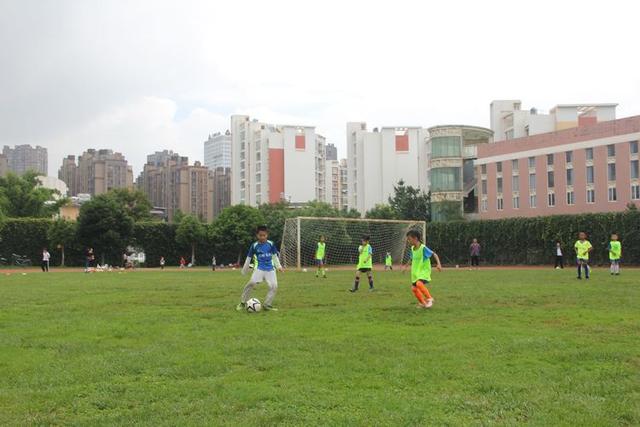 儿童足球基础训练昆明,昆明足球训练营小孩