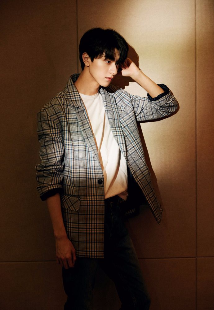 林一匡威同款,林一西装匡威