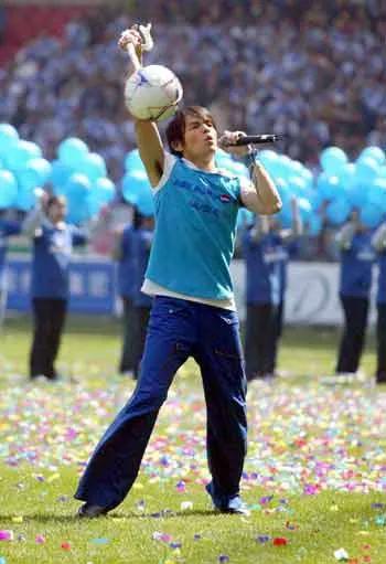 周杰伦去看梅西,明星观战梅西首秀