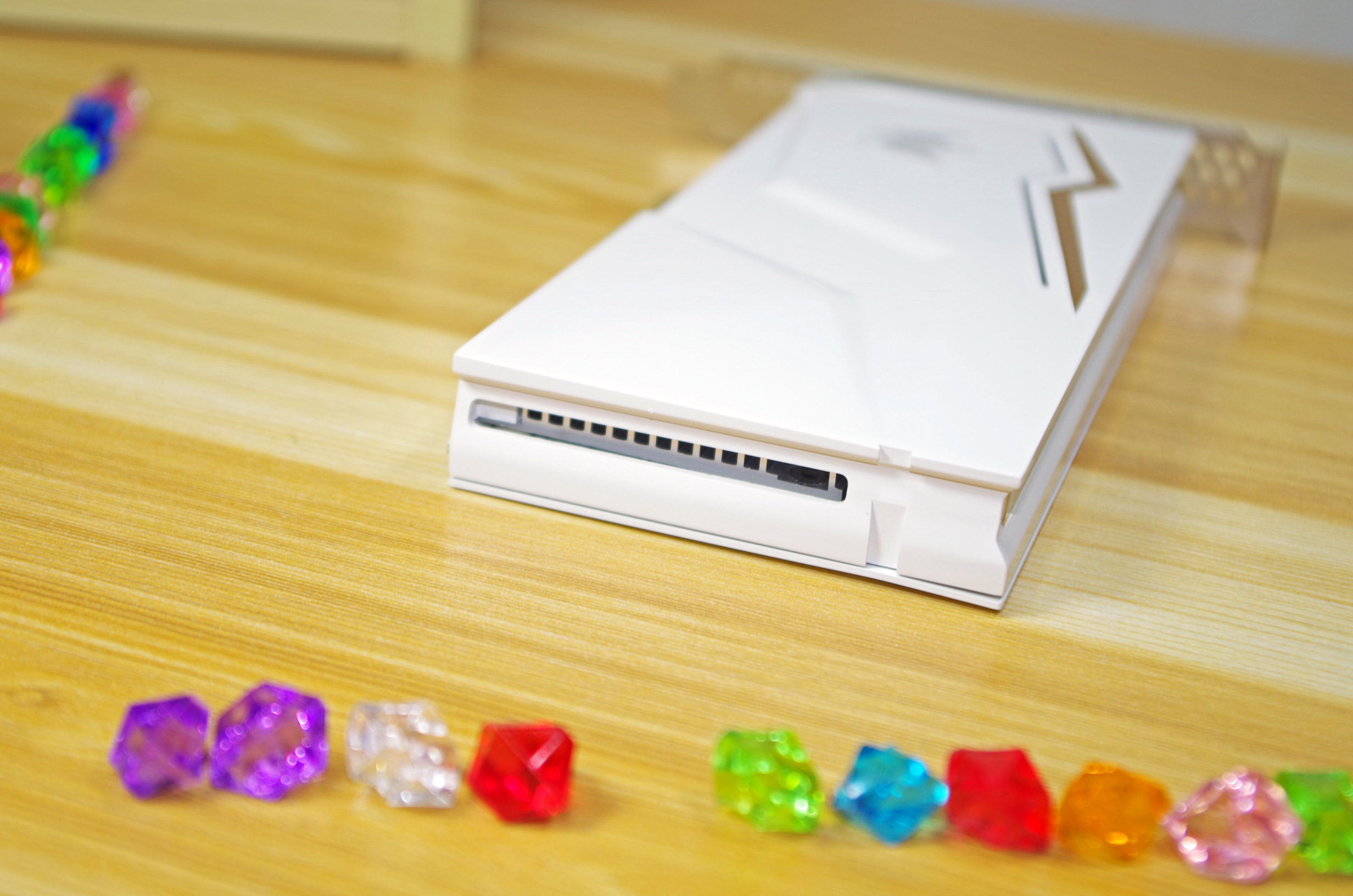 pcie插固态会占用显卡的通道么,pcie延长线对显卡性能测试