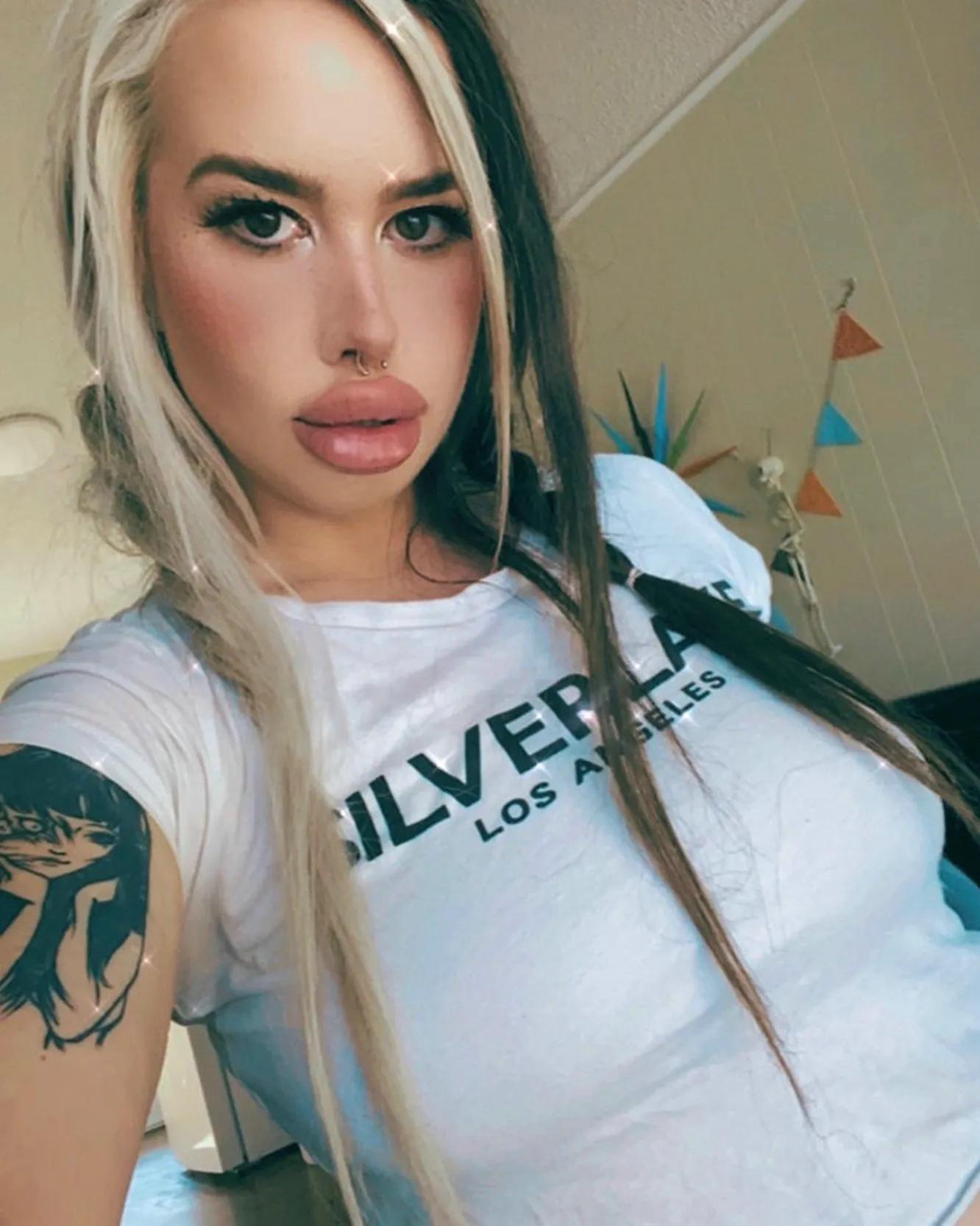 人造女人漂亮吗,人造嘟嘟嘴唇