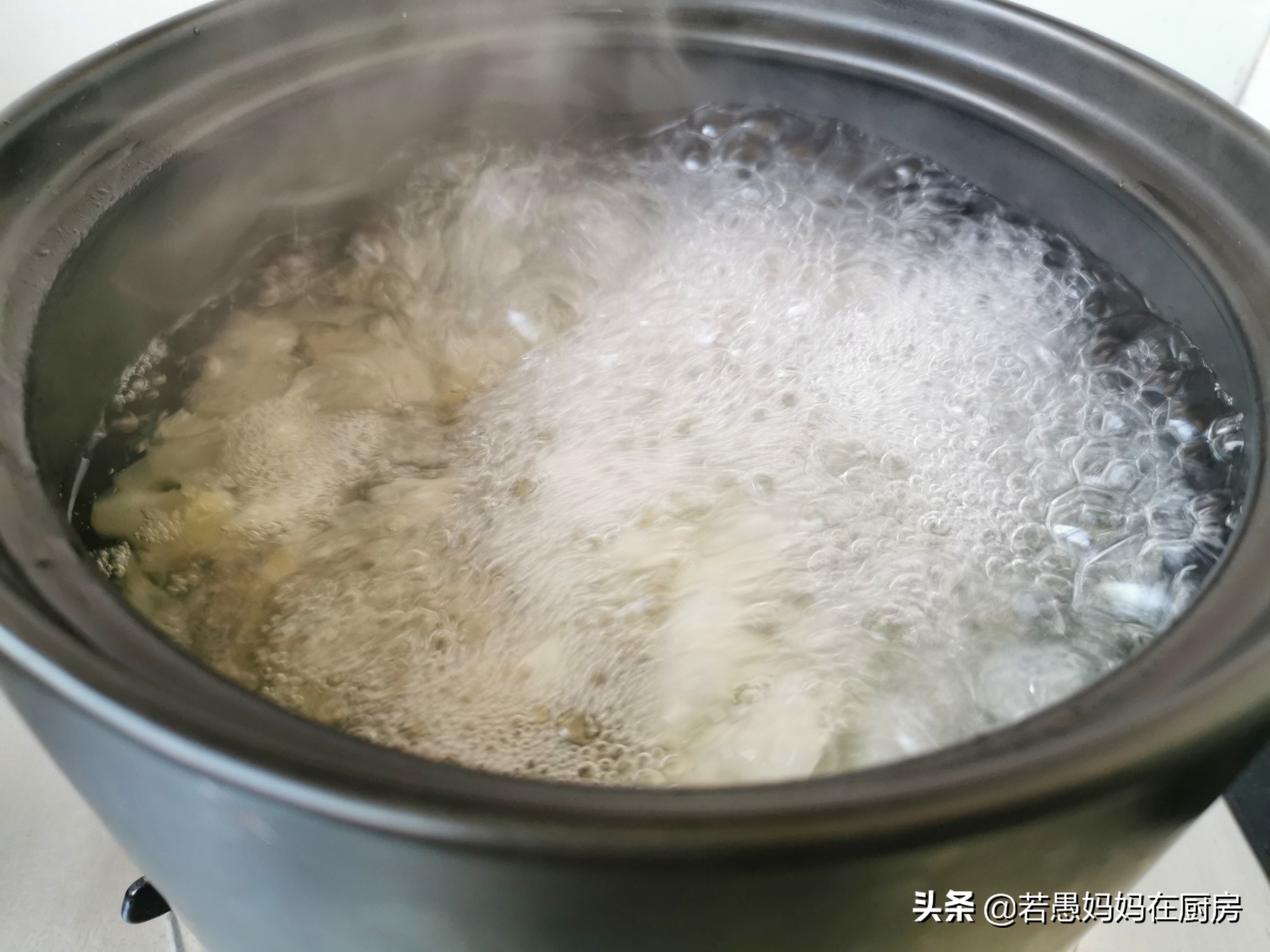 煮银耳汤最快的方法,煮银耳汤怎么煮才会粘稠