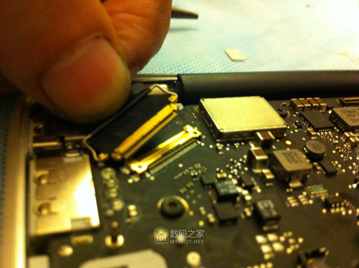 苹果笔记本macbookair7999,苹果笔记本11.6寸macbookaira1370