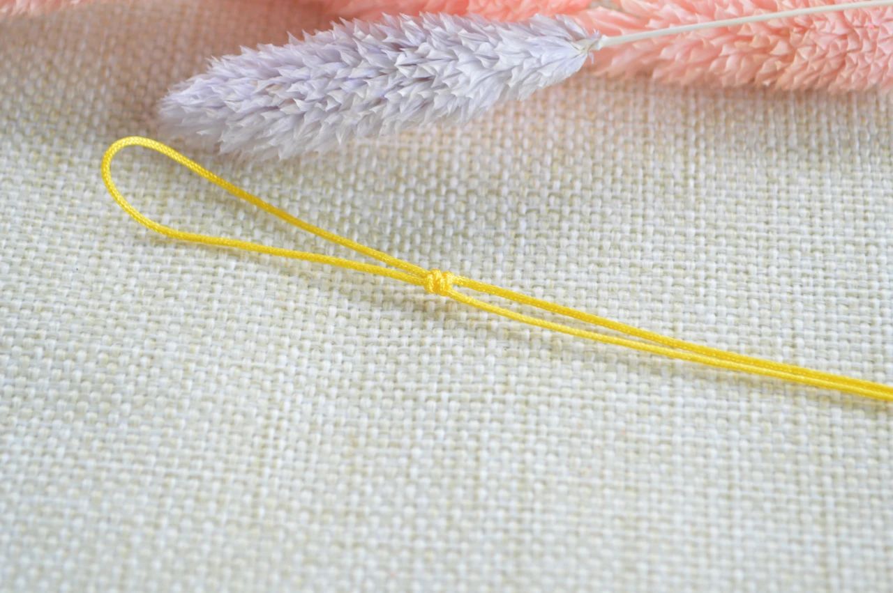 教大家编织一款手机链,手机链编织教程简单好看