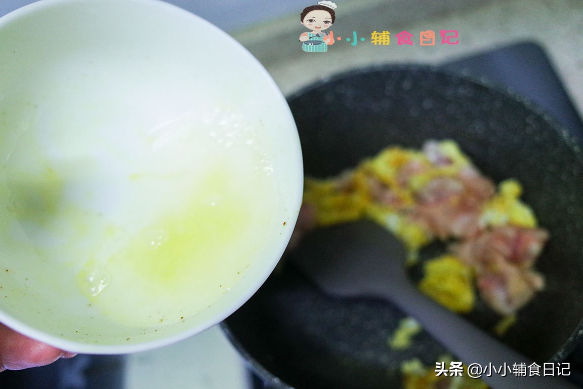 打开了还没熟的牛油果,牛油果第一次吃难吃第二次吃好吃