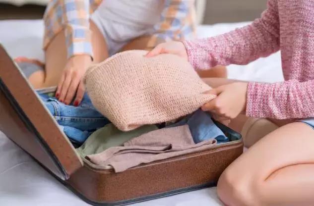 年关将至出门要注意安全,海外华人回国过年带什么