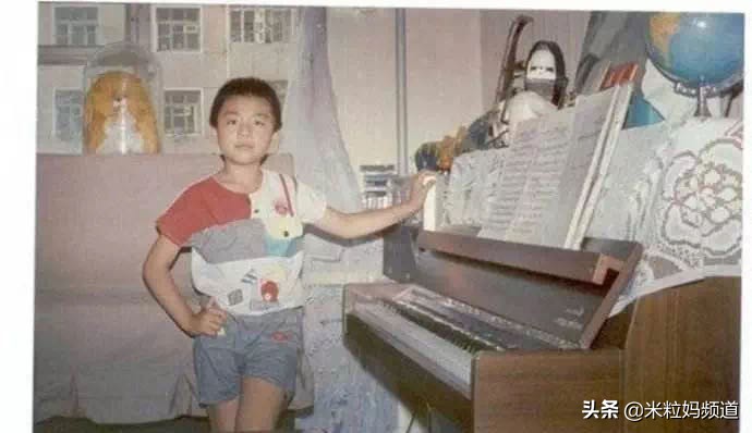 钢琴家郎朗和吉娜弹琴,钢琴家郎朗与吉娜