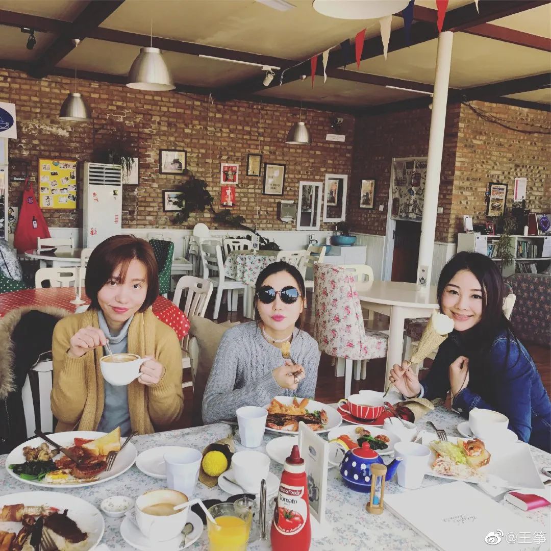 阿朵闺蜜“心疼”小三：你们异地恋这四年，辛苦了​