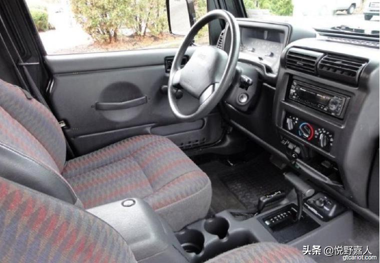 最烂的越野车内饰？16图看完吉普牧马人仪表内饰编年史