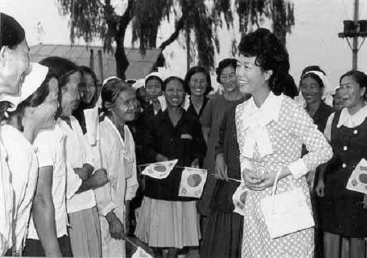 朴正熙妻子是谁,朴正熙朴槿惠关系