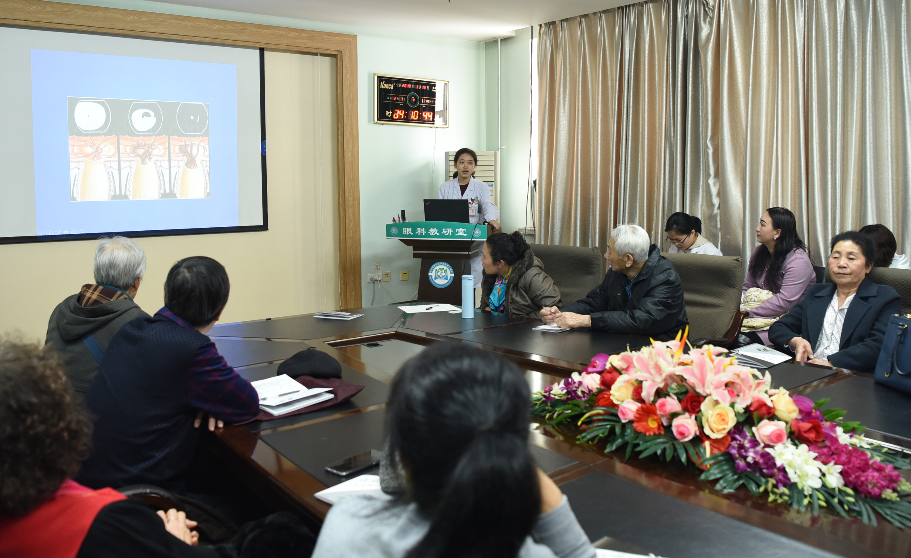 哈医大二院举办青光眼周义诊宣教活动让百余位市民受益