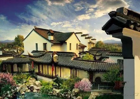 我本以为它只是一本教种花的书，没想到它却在我心里造了一个花园