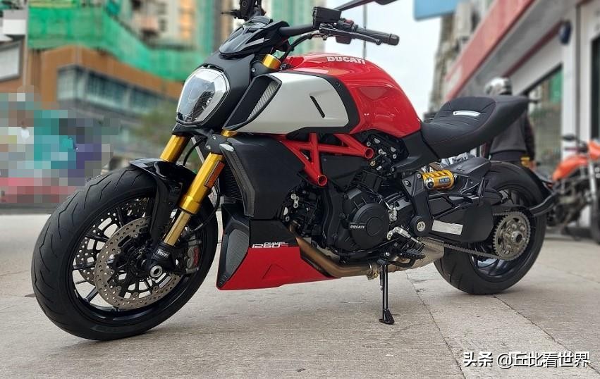 杜卡迪diavel1260和1260s的区别,杜卡迪1260s大魔鬼暗黑
