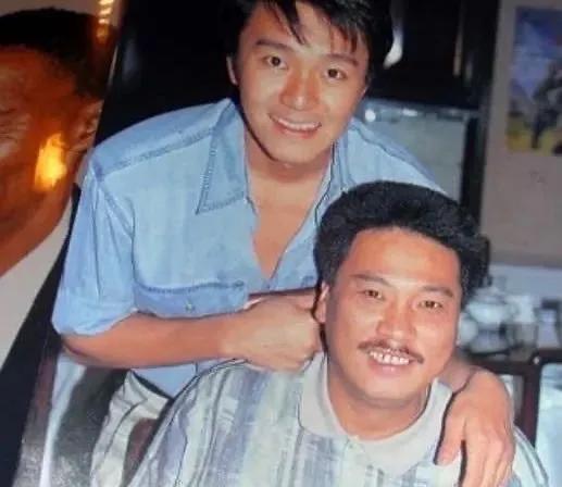 周星驰说活死人的片段,周星驰因吴孟达痛哭图文