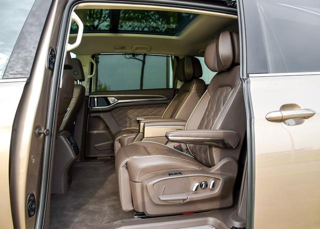 试驾威然尊贵版,威然选豪华版还是尊贵版