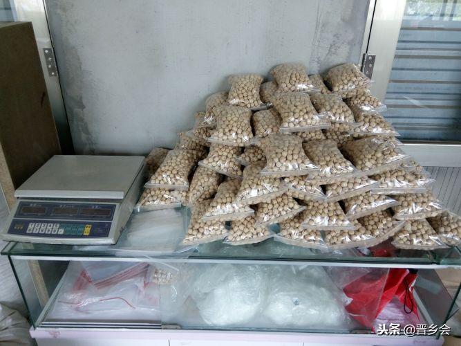 山西的面食有几十种吃法,山西有一种土炒的面食