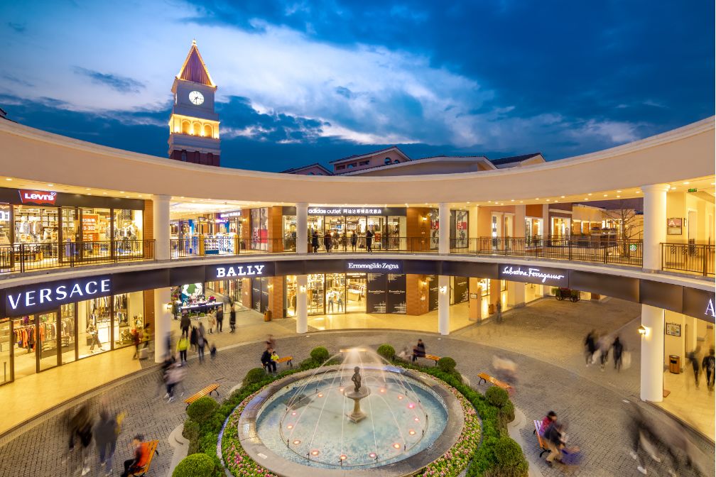 到底是哪些人在逛奥特莱斯？