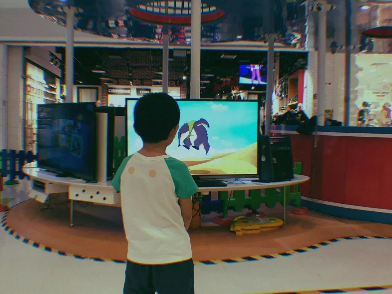 工作日下午三点,大悦城工作日