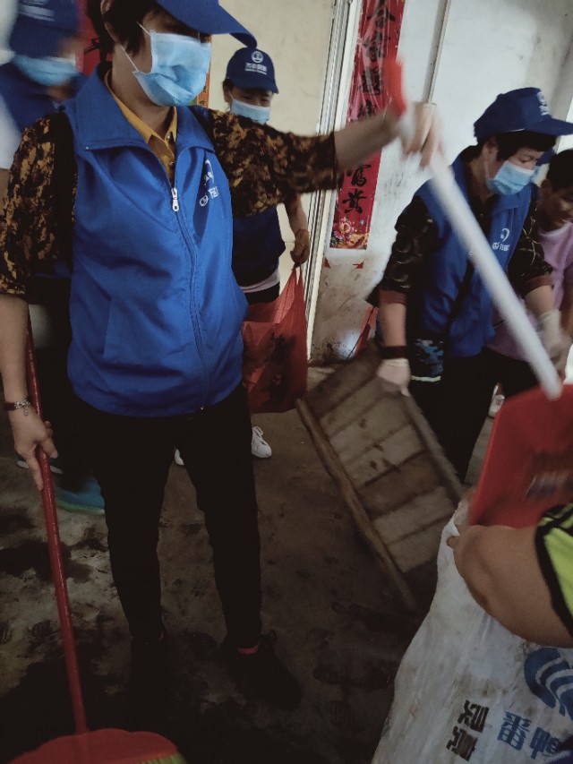 广东万达国旅湛江,万达国旅扶贫助困活动