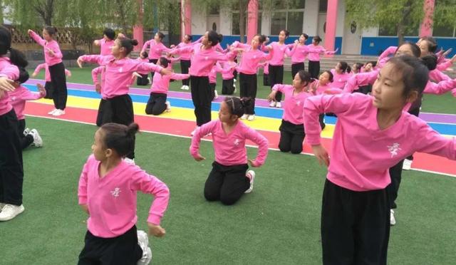 一个阳光明媚的学校,一所风清气正的阳光学校