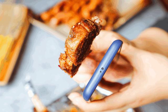 Wow~穿红衣就免单117！这家店到底什么来头！