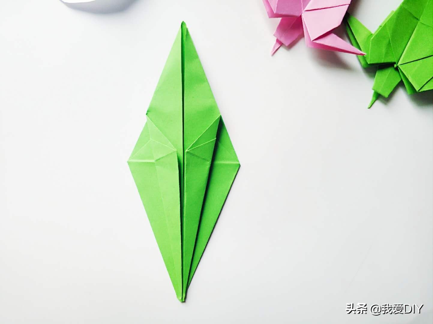 小燕子折纸步骤图解法,小燕子折纸教程简单