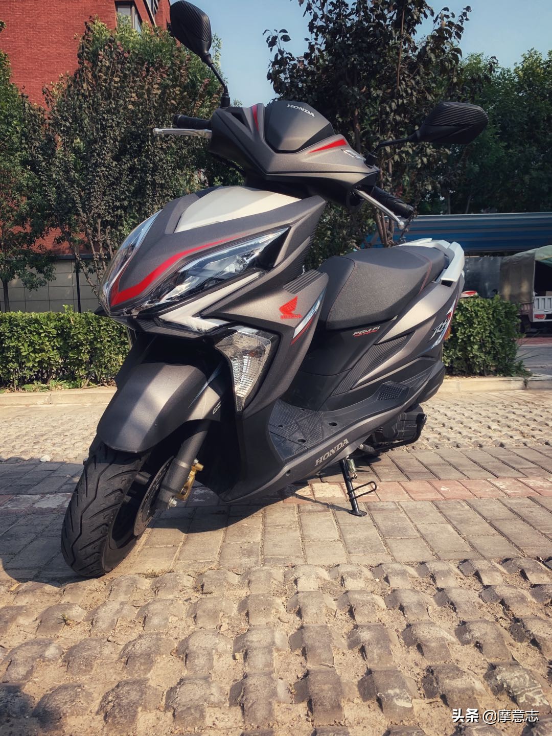 uu125裂行,本田裂行125无痕深度评测