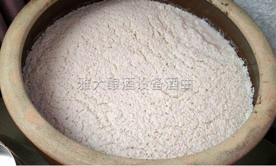 传统白酒的酿酒技术步骤,传统酿酒法酿出的白酒有哪些